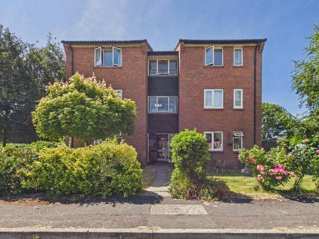 Carice Gardens, Clevedon, North Somerset BS21, Studio to rent, £850 pcm | PrimeLocation