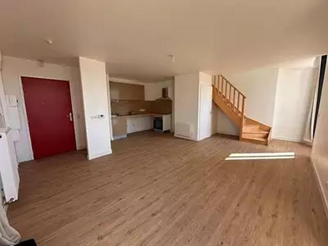 Carignan de Bordeaux 33360 Location appartement 3 pièces t3 au dernier étage