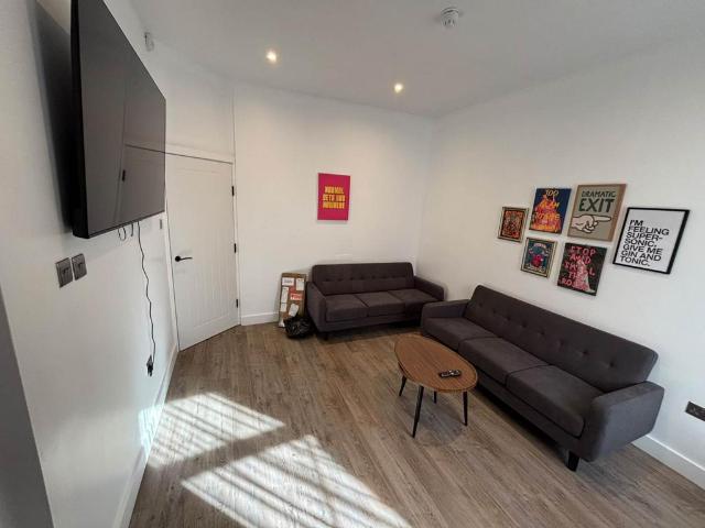Carill Drive, Fallowfield 6 bed terraced house to rent £4,394 pcm £1,014 pw