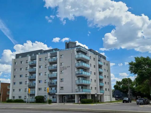 Carillon Tower — 2 Bed 1 Bath