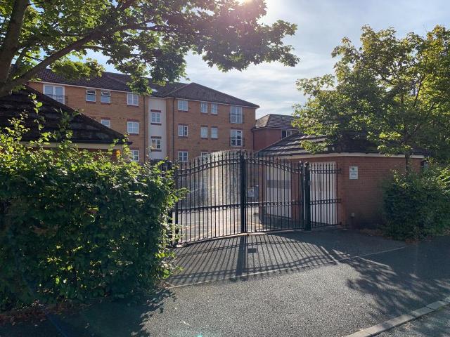 Carina Court, Marlcroft Drive. 2 bed flat to rent £1,250 pcm £288 pw