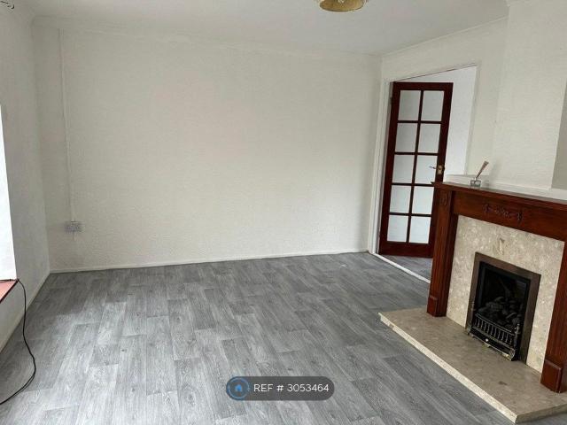 Carisbrooke Gardens, Wolverhampton WV10, 3 bed semi detached house to rent, £1,225 pcm | PrimeLocation
