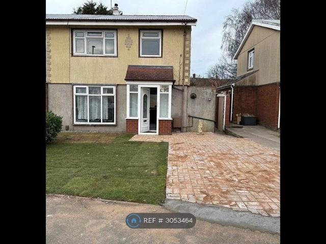 Carisbrooke Gardens, Wolverhampton WV10, 3 bed semi detached house to rent, £1,250 pcm | PrimeLocation