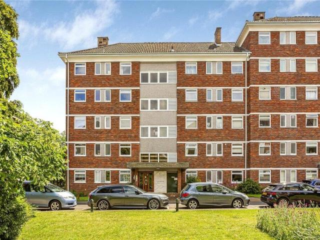 Carisbrooke House, Richmond 2 bed apartment to rent £2,850 pcm £658 pw