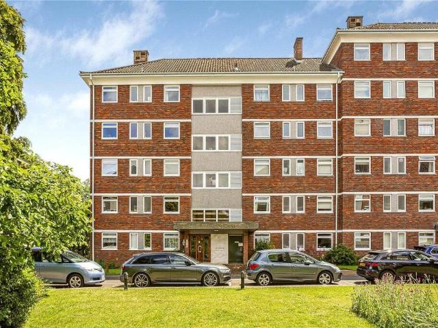 Carisbrooke House, Richmond TW10, 2 bed flat to rent, £2,850 pcm | PrimeLocation