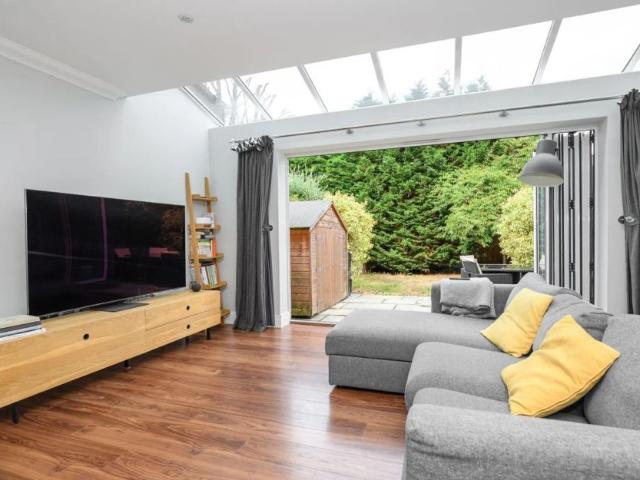 Carlcott Close, WALTON ON THAMES, KT12