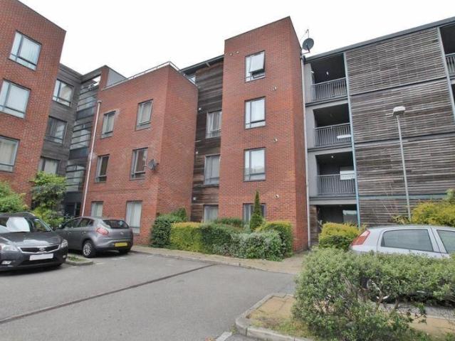 Carlett View, Liverpool L19, 2 bed flat to rent, £850 pcm | PrimeLocation