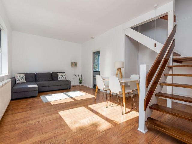 Carleton Road, London, N7 2 bed apartment to rent £2,750 pcm £635 pw
