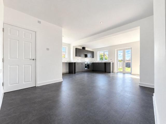 Carlingford Drive, Westcliff On Sea, Essex SS0, 5 bed semi detached house to rent, £2,250 pcm | PrimeLocation