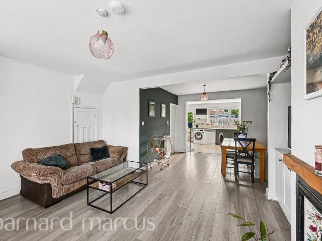 Carlingford Gardens, Mitcham CR4, 3 bed terraced house to rent, £2,750 pcm | PrimeLocation