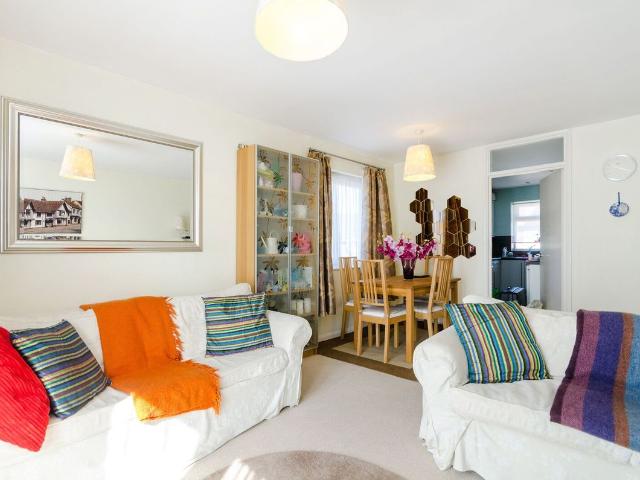 Carlisle Close, Kingston, Kingston Upon Thames KT2, 2 bed flat to rent, £1,900 pcm | PrimeLocation