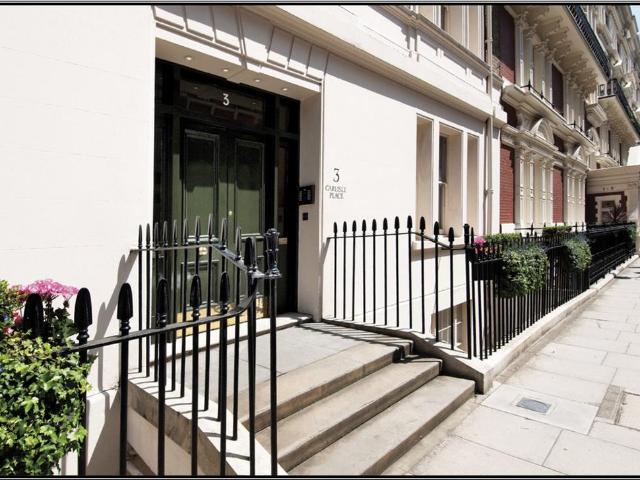Carlisle Place 2 bed flat to rent £3,358 pcm £775 pw