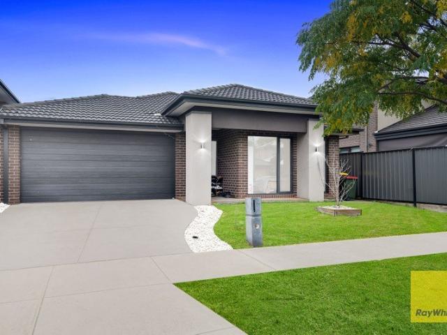 Carlisle Quality, Flexible Family Luxury, and Perfect Modern Living!