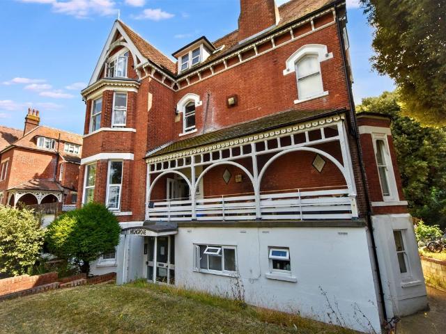 Carlisle Road, Eastbourne BN20, 1 bed flat to rent, £950 pcm | PrimeLocation