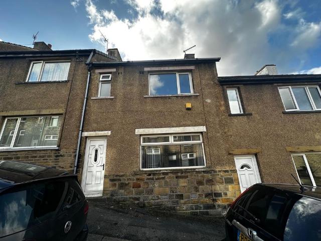 Carlisle Street, Keighley, BD21 3 bed terraced house to rent £725 pcm £167 pw