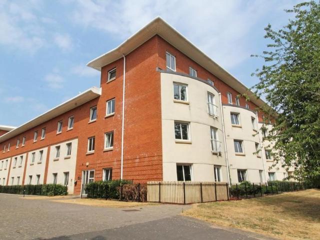 Carlotta Way, Cardiff, CF10 1 bed flat to rent £925 pcm £213 pw