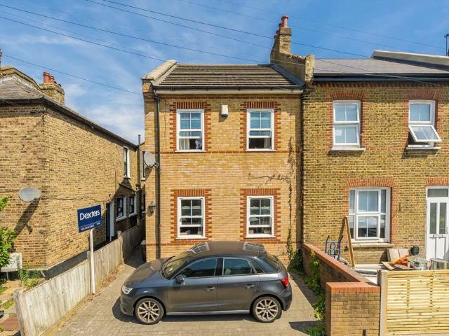 Carlwell Street, London SW17 3 bed terraced house to rent £3,100 pcm £715 pw
