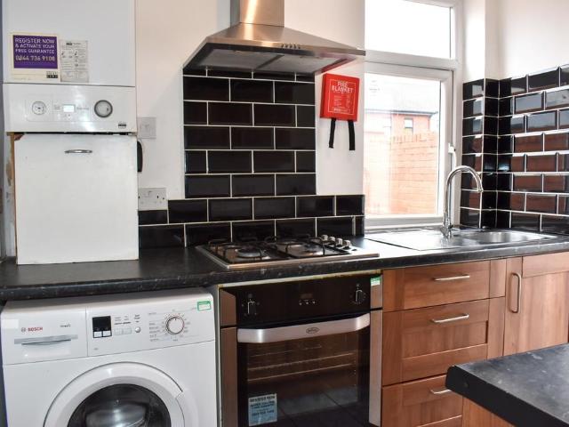 Carlton Avenue, Rusholme, Manchester 3 bed terraced house to rent £1,560 pcm £360 pw