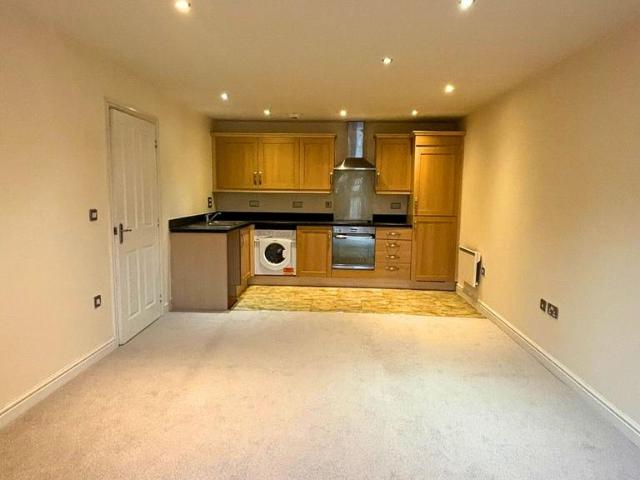 Carlton Boulevard, Lincoln, LN2 2 bed flat to rent £950 pcm £219 pw
