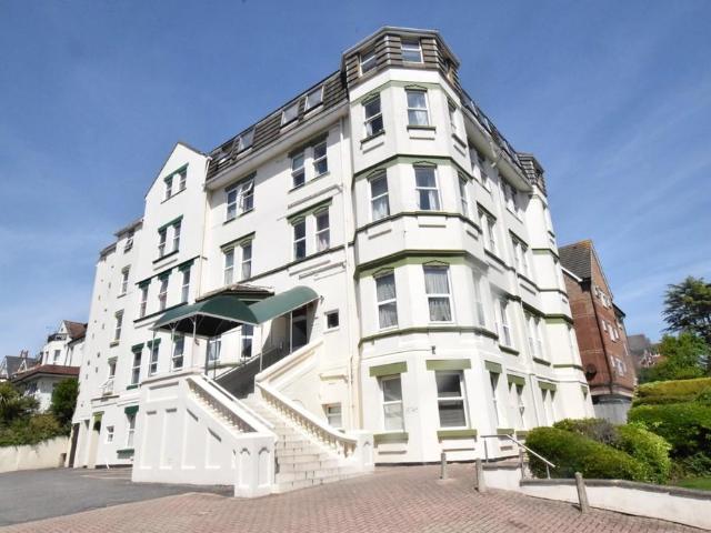Carlton Court, Bournemouth, BH1 1 bed flat to rent £850 pcm £196 pw