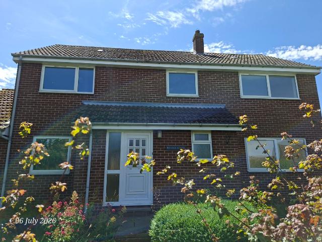 Carlton Drive, Aldbrough HU11, 4 bed detached bungalow to rent, £650 pcm | PrimeLocation