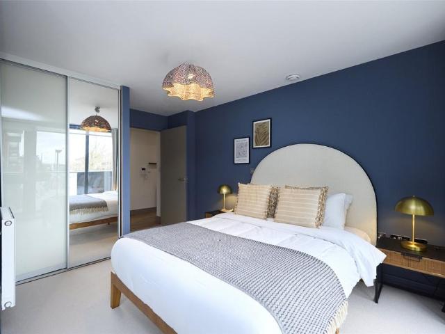 Carlton Grove, London, SE15 2 bed flat to rent £3,630 pcm £838 pw