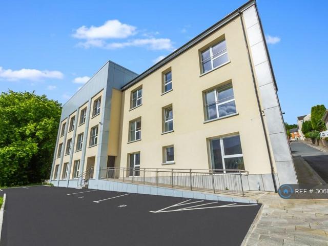 Carlton House, Ebbw Vale, NP23 1 bed flat to rent £750 pcm £173 pw