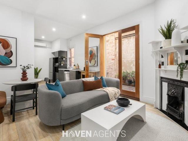 CARLTON HOUSE GROUND FLOOR TWO BEDROOM APARTMENT WITH COURTYARD I HAVEN AGENTS