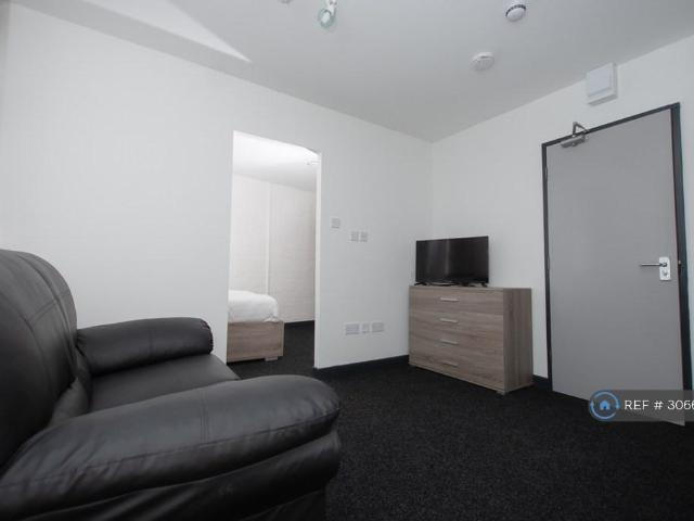 Carlton House, Stoke On Trent, ST4 1 bed flat to rent £780 pcm £180 pw