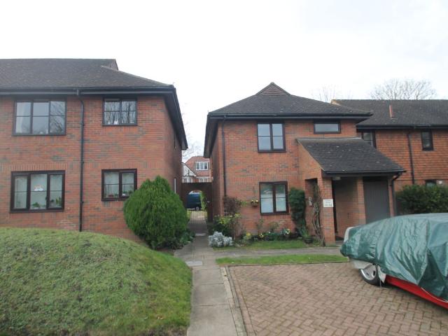 Carlton House, Sutton SM2, 1 bed flat to rent, £1,450 pcm | PrimeLocation
