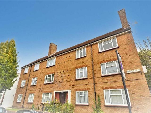 Carlton Road, Chiswick, Chiswick 1 bed flat to rent £1,772 pcm £409 pw