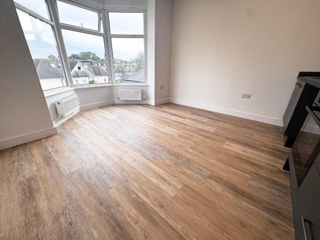 Carlton Road, Bournemouth BH1, 2 bed flat to rent, £1,250 pcm | PrimeLocation