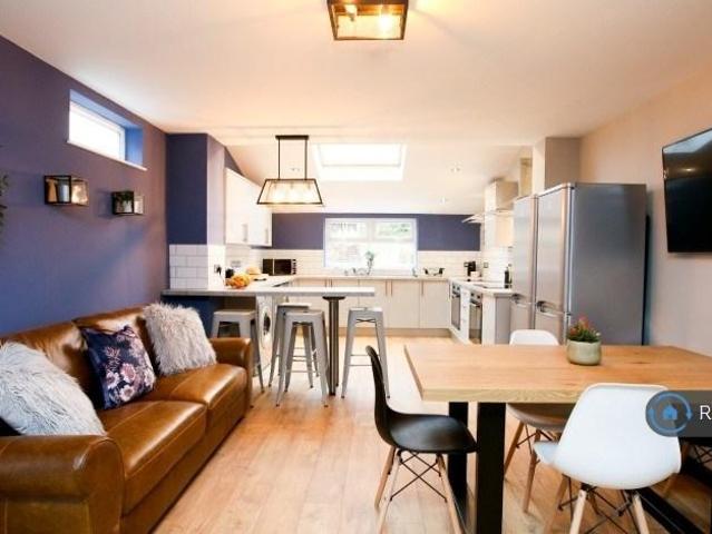 Carlton Road, Birkenhead, CH42 1 bed in a house share to rent £625 pcm £144 pw