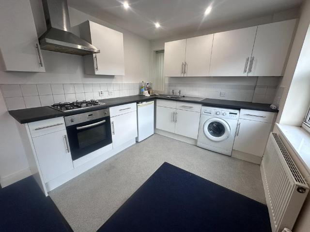 Carlton Road, Nottingham NG3 1 bed apartment to rent £650 pcm £150 pw