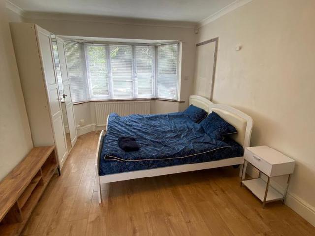 Carlton Road, Nottingham NG3 Studio to rent £4,333 pcm £1,000 pw