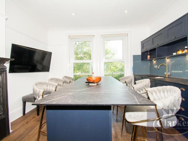 Carlton Road, Springbourne, Dorset 1 bed house of multiple occupation to rent £650 pcm £150 pw