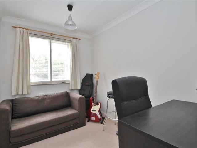 Carlton Road, Woking, Surrey, GU21