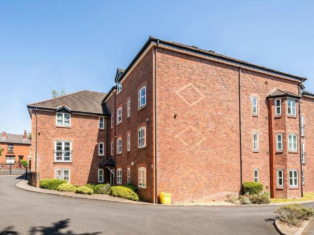 Carlton Street, Farnworth, BL4 2 bed apartment to rent £950 pcm £219 pw