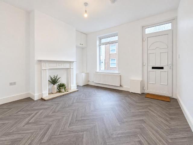 Carlton Street, Liverpool, L34 2 bed terraced house to rent £895 pcm £207 pw