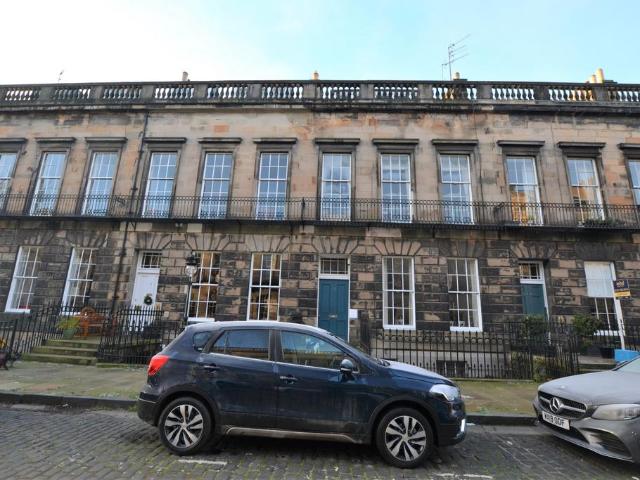 Carlton Street, Stockbridge. 2 bed flat to rent £1,550 pcm £358 pw