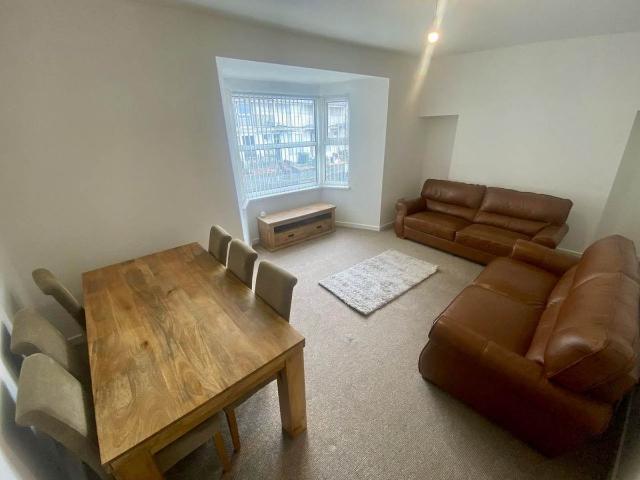 Carlton Terrace, City Centre, Swansea SA1, 2 bed flat to rent, £800 pcm | PrimeLocation