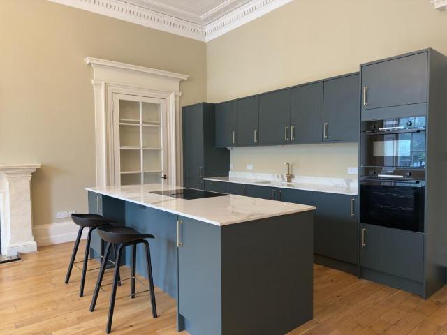 Carlton Terrace, Edinburgh, EH7 3 bed flat to rent £3,250 pcm £750 pw