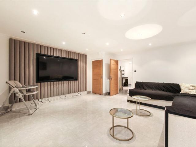 Carlton Vale NW6, 4 bed detached house to rent, £4,900 pcm | PrimeLocation