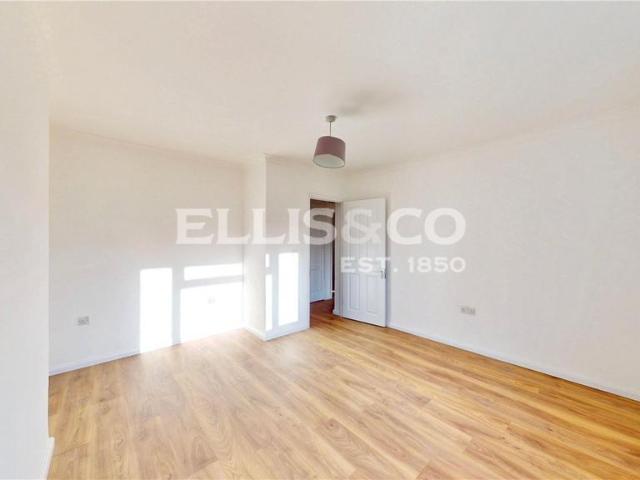 Carlyon Mansions, Ealing Road. 2 bed property to rent £1,850 pcm £427 pw