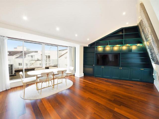 Carlyle Court, Chelsea Harbour Drive, London, SW10 0UQ, United Kingdom | 3 bed duplex for rent #138593823 | Rentberry