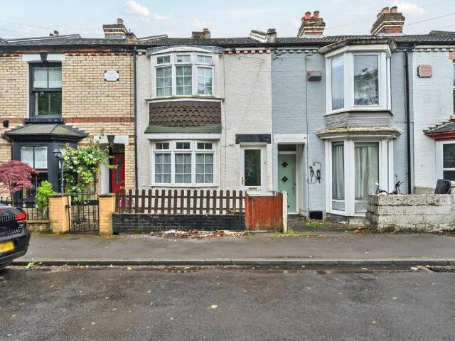 Carlyle Road, Gosport PO12 2 bed terraced house to rent £1,250 pcm £288 pw