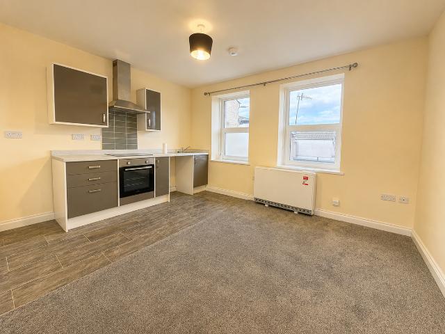 Carmarthen Road, Swansea SA5, 1 bed flat to rent, £700 pcm | PrimeLocation