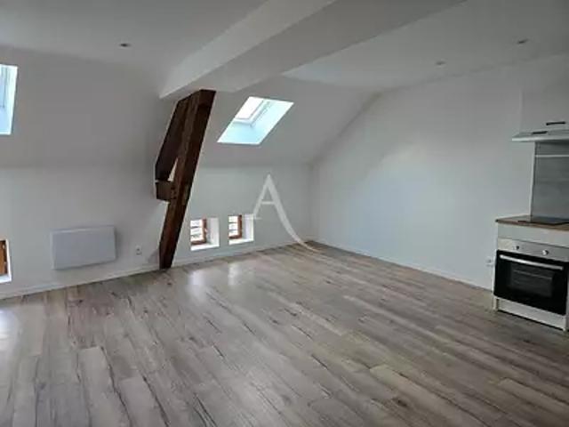 Carmaux 81400 Location appartement 3 pièces t3 au dernier étage