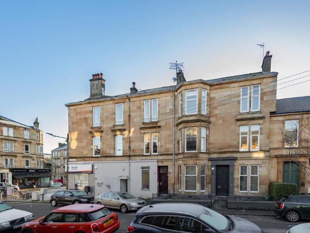 Carment Drive, Glasgow G41 2 bed terraced house to rent £1,200 pcm £277 pw