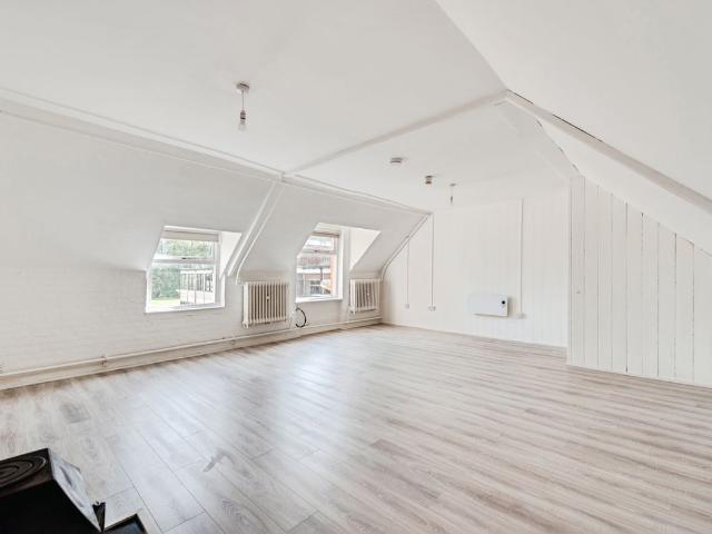 Carmel College, Wallingford OX10, 2 bed flat to rent, £1,400 pcm | PrimeLocation